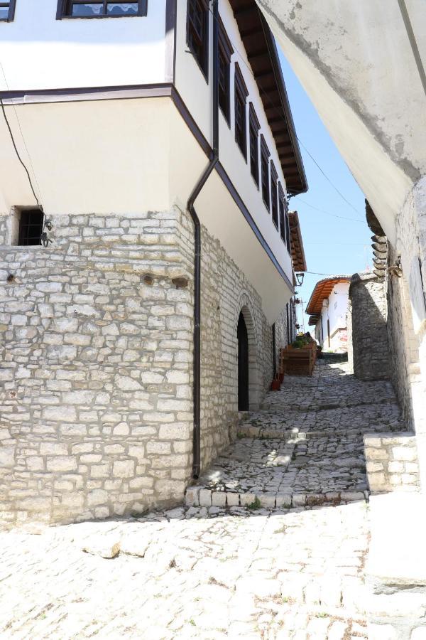 Villa Athina In Berat Castle - Since 1741 מראה חיצוני תמונה