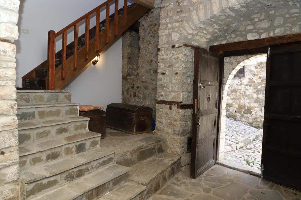 Villa Athina In Berat Castle - Since 1741 מראה חיצוני תמונה